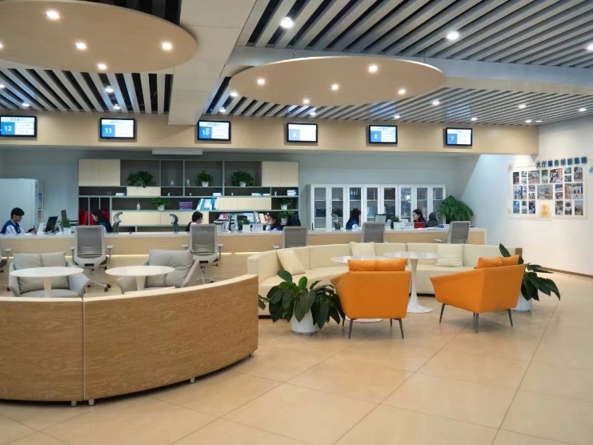 365英国上市公司